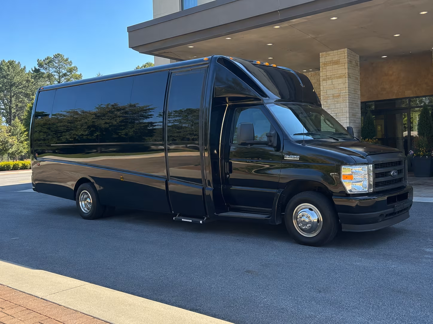 memphis bus rentals for tennessee road trips and arkansas travel