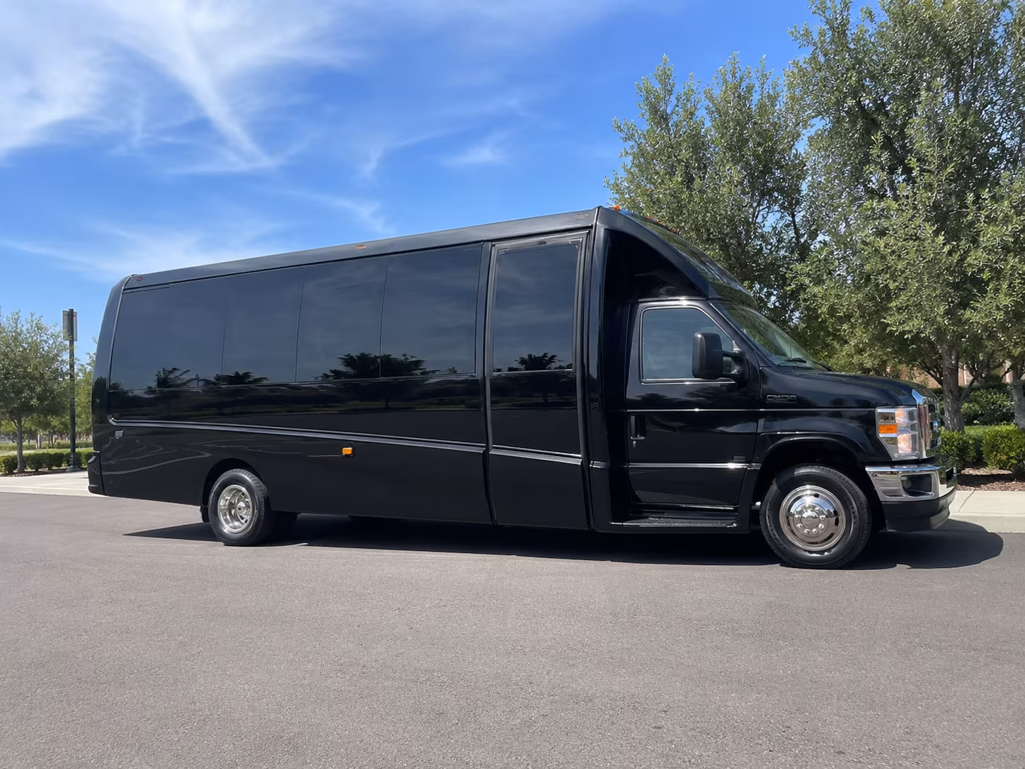 rent a field trip bus to memphis museums and science centers