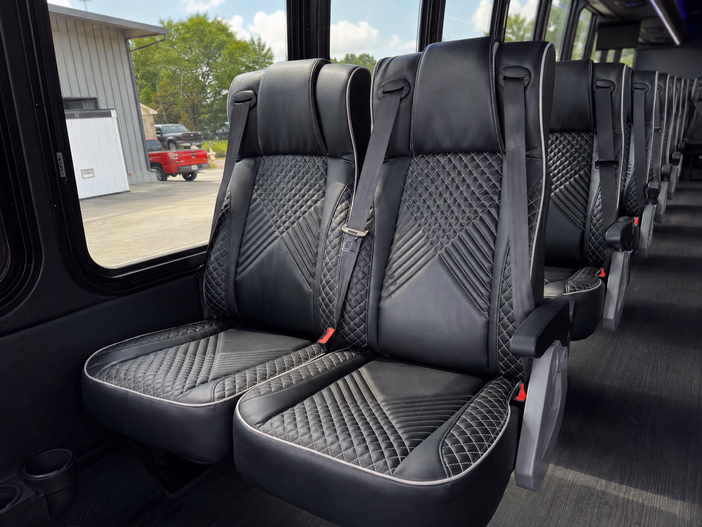 shuttle services for airline crews and airport staff in memphis